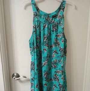 Beautiful green blk grey torrid top